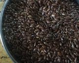 अलसी पिंड खजूर बादाम लड्डू रेसिपी चरण 2 फोटो