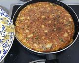 Foto del paso 5 de la receta: Tortilla con papas, espinaca, jamón, queso y cebolla