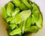 Hình bước làm 3 của món Vào bếp cùng con: dọc mùng xì dầu