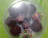 Foto langkah ke 4 dari resep Bola bola coklat.
