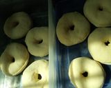 A picture of step 3 of Doughnuts.