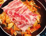 Hình bước làm 2 của món Canh Kim chi Hàn Quốc 🥘 🍲