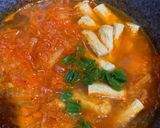 Foto langkah ke 4 dari resep Kimchi Eomuk Soup - 김치어묵국.