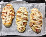 Foto langkah ke 4 dari resep Caterpillar Bread.