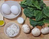Foto del paso 1 de la receta: Huevos revueltos con champiñones y espinacas