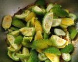 A picture of step 2 of Spiny gourd.