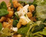Foto del paso 6 de la receta: Ensalada de Garbanzos Tostados con Canónigos y Rulo de Cabra