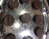 Foto del paso 1 de la receta: Alfajorcitos de chocolate para candy bar dinosaurios 🦖