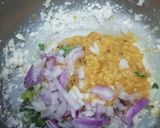 A picture of step 1 of Dal & Methi Paratha.