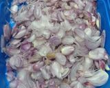 Gambar langkah 2 resipi Bawang Goreng Rangup.