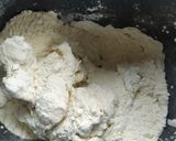 Foto del paso 1 de la receta: Pan con grasa o cuernitos en panetera