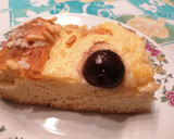 Foto del paso 4 de la receta: 74. Coca Sant Joan de crema y cerezas de temporada/Panificadora