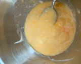 A picture of step 2 of Okonomi Yaki.