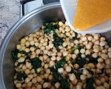 Foto del paso 6 de la receta: Garbanzos con espinacas, bacalao y extra de majado