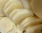 A picture of step 1 of Grilled potatoes.