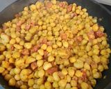 Foto del paso 2 de la receta: Garbanzos con gambas y chorizo