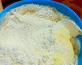 Foto langkah ke 2 dari resep Donat Maizena tower empuk, mumbul tanpa telur.