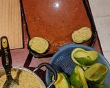 Foto del paso 8 de la receta: Zapallitos rellenos de ricotta y pollo en salsa de tomate 🍅