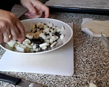 Foto del paso 3 de la receta: Empanadillas de Pera y Chocolate Negro