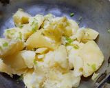 A picture of step 4 of Panipuri.