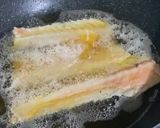Foto langkah ke 2 dari resep Tulang Salmon Saus Asam Manis.