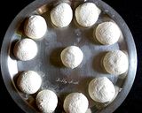 A picture of step 9 of Chocolate filled rasgulla in chilled custard.