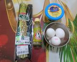 A picture of step 1 of Asparagus and Creamy Scrambled Eggs (Simple Recipe).