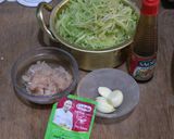 Foto langkah ke 1 dari resep Tumis labu saus tiram.