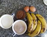 Foto del paso 1 de la receta: Torta simple y súper húmeda de banana y aceite de coco
