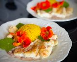 Une image de l'étape 6 de Filet d’églefin cuit à la vapeur, nappé d’une sauce à la crème, accompagné de riz au curcuma.