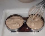 A picture of step 4 of Cranberry cream chesse chocolate dessert.