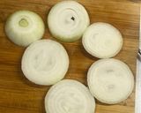Baconben sült tejfölös csirke hagymával őzgerinc formában recept fázis 3 fotója