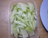 Foto langkah ke 2 dari resep 45. Tumis labu siam kembang bawang.