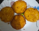 A picture of step 4 of Aloo tikki.