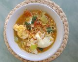 Foto langkah ke 4 dari resep Seblak mie ala indomie ayam bawang.