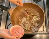 รูปขั้นตอนการทำที่ 7 ของ แกงจืดไข่น้ำหมูสับ