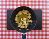 Foto del passaggio 2 della ricetta Crema di bucce di piselli