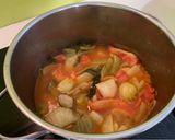 Hình bước làm 3 của món Canh bò hầm dưa chua