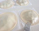 Foto del paso 3 de la receta: Empanadillas de calabacín y cebolla