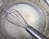 ஸ்டீம்டு  வெண்ணிலா ரோஸ் மில்க் கப் கேக் (Steamed vanila rosemilk cupcake recipe in tamil) ரெசிபி ஸ்டேப் 3 புகைப்படம்