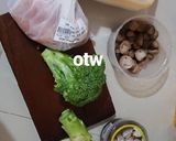 Foto langkah ke 1 dari resep Ayam Cah Brokoli.