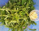Hình bước làm 1 của món Vịt xào rừng