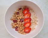 Foto langkah ke 4 dari resep Oatmeal with Granola.