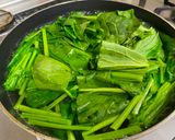A picture of step 1 of Japanese Sweet Sesame Spinach.