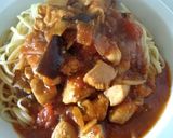 Foto del paso 3 de la receta: Salsa de tomates con pollo y berenjenas