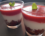 Foto del paso 4 de la receta: Copa de yogur y fresas con edulcorante