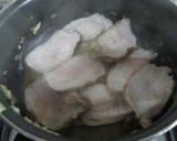 Foto del paso 5 de la receta: Cinta de lomo al vino dulce con patatas