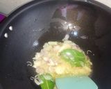 Foto langkah ke 3 dari resep Tumis cumi asin saus tiram.