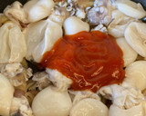 Foto del paso 4 de la receta: Chipirones / sepia encebollada (picante)
