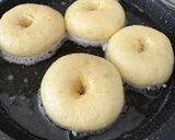 Foto langkah ke 3 dari resep Donat empuk.